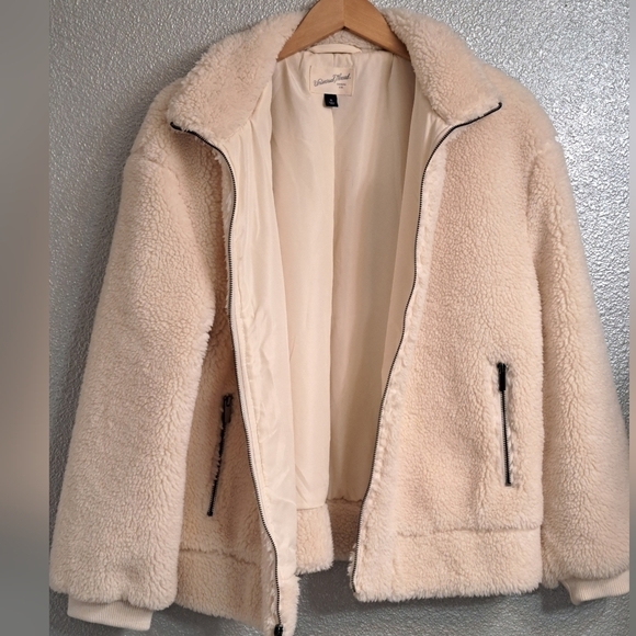 Vintage Furry Cream Zip Up Faux Fur Jacket     Size XL - Picture 2 of 8